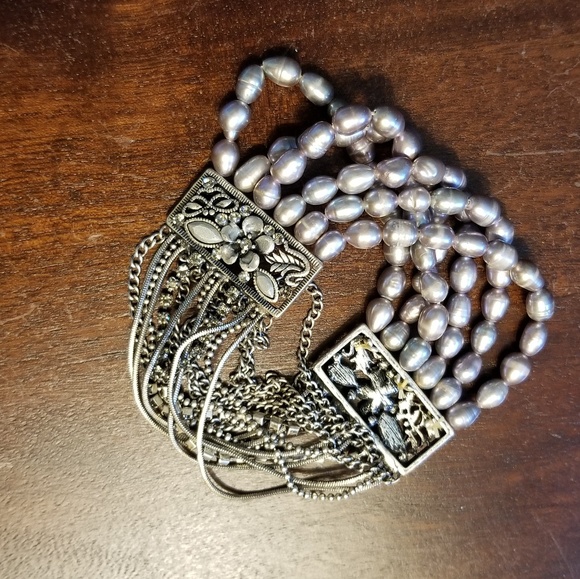 Jewelry - Grey stretch bracelet